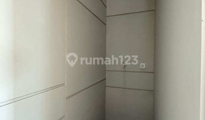 Disewakan Rumah Pik 2, Ukuran 4,5X10, 3 Lantai 2