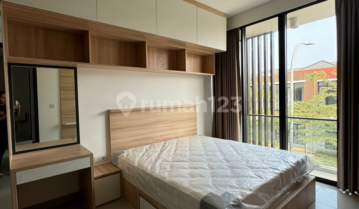 Disewakan Rumah Milenial PIK 2, uk 8x12.5, Full Furnished Bagus