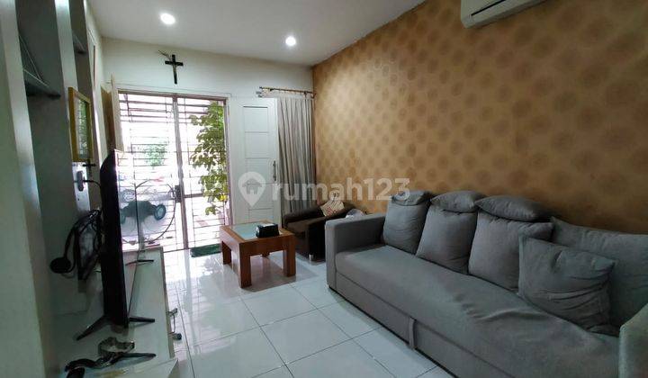 Rumah Semi Furnished di Taman Singosari, Tangerang 1