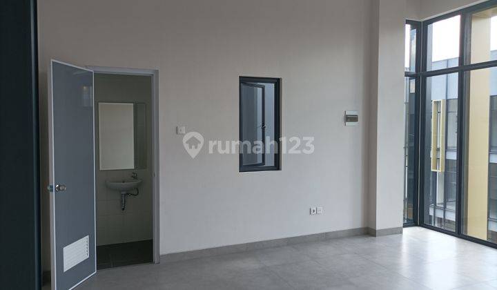 Disewakan Ruko 3lt BSD Baru Tabespot dpn Danau Vanya Park 5