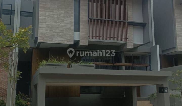 Disewakan rumah 85jt 3lt baru bsd mewah Quantis 4+2kt 3+1km attic 1