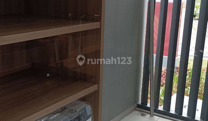 Dijual Cepat Rumah Mewah 3 Lantai Dkt Tol Green Lake & Rs Mandaya 2