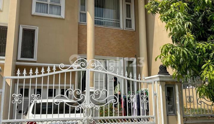 "Quick sale: beautiful 7x25 swallow bird house, 2 floors, semi-furnished, north-facing, cheapest."