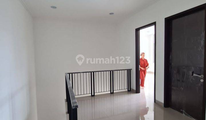 Dijual Rumah Simprug Residence Pik 2 Ukuran 10x25 2.5 Lantai Brand New Harga Termurah 2