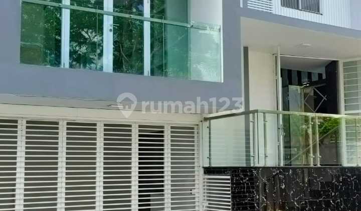 Rumah Dijual Citra 6 Boulevard Ukuran 12x20.5 Full Renov Kitchen Siap Huni 3 Lantai