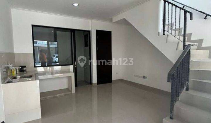 Disewakan Murah Rumah Milenial Pik 2 Uk 4,5x10 2 Lantai 2