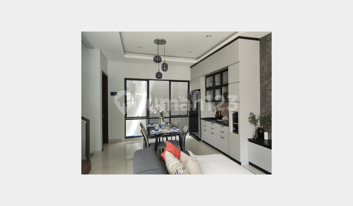 Rumah sudah furnished ,rapi dan tinggal bawa koper