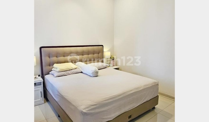 Rumah dengan desain cantik rapi dan siap huni 2