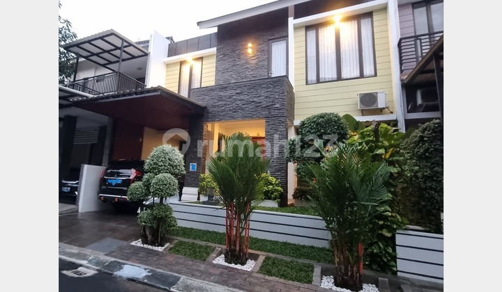 Rumah Siap Huni Rapi Terawat dengan Taman yang sangat Cantik