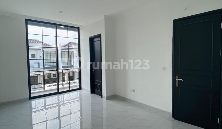 House for Rent Pik2 Millennial Villa Pasir Putih 8x12.5 Brand New.