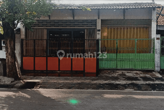 Rumah Raya Simokerto Dijual  2