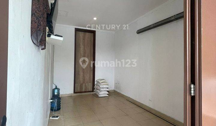 Rumah Siap Huni Ada Kolam Renang Di Discovery 5760  2