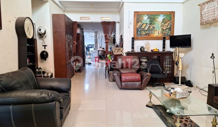 For Sale Neat House in Villa Bintaro South Tangerang 9639