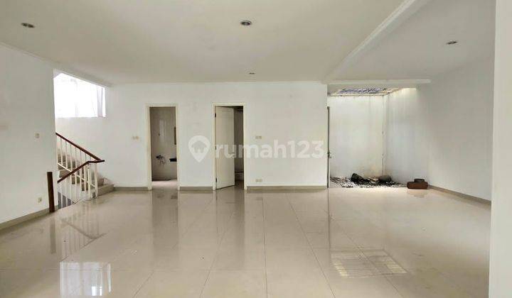ruang keluarga rumah bagus cluster kebayoran residence