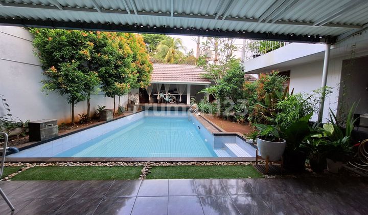 Rumah Tanah Luas Dengan Kolam Renang Bintaro Jaya Sektor 3 2