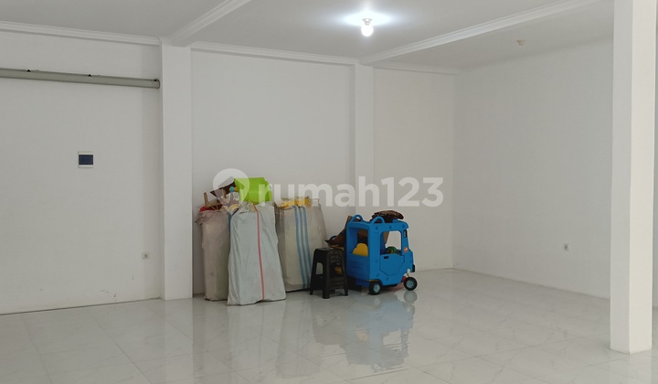 Disewa Ruko Baru Strategis Pusat Keramaian Dan Dekat Universitas 2
