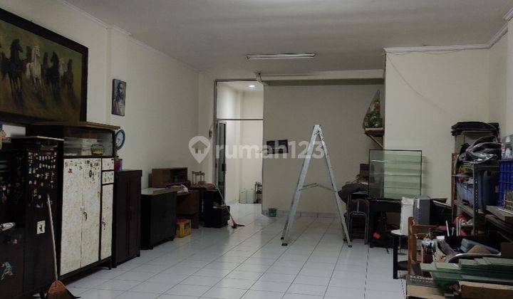 Disewa Ruko bagus terenovasi di Pasar Baru Andir Strategis  2