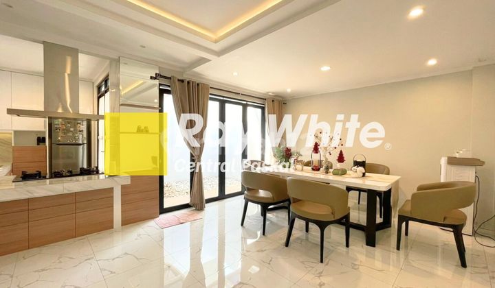 Rumah Dayana 2 Lantai di Summarecon Bandung