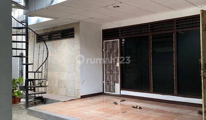 Rumah 2 Lantai Plus 3 Kios  Di Condet Batu Ampar S7761 2