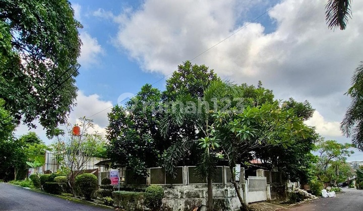 Bonus Land with Building Inside a Green and Secure Complex