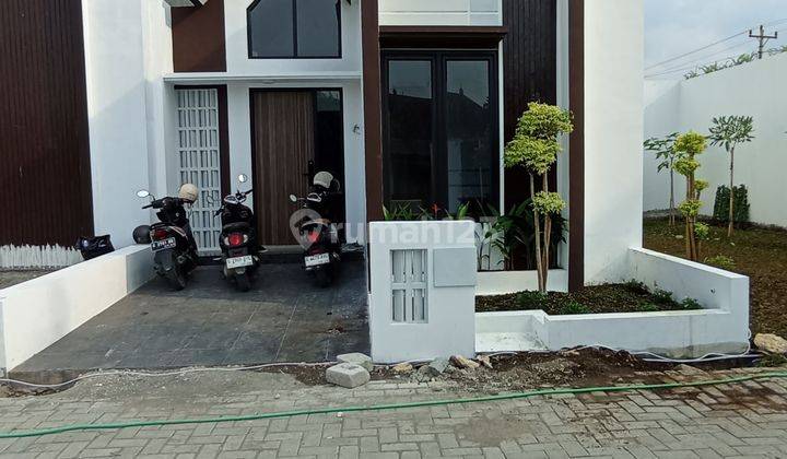 FASAD SCANDINAVIAN DENGAN KAWASAN YANG CANTIK, SAPPHIRE SCANDIA BREBES