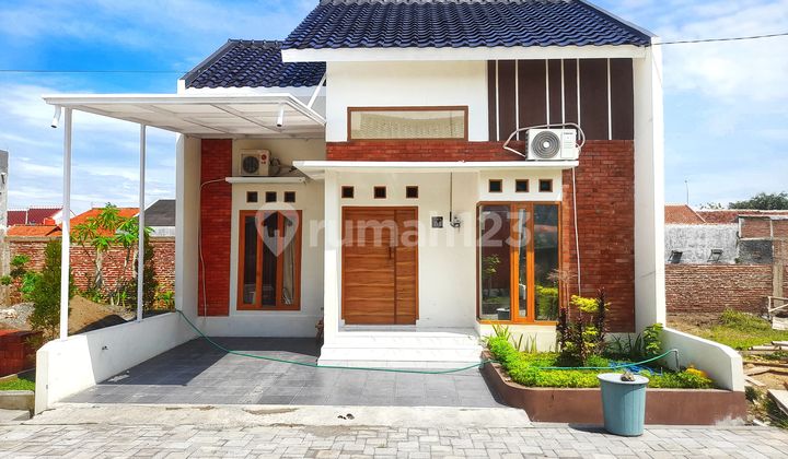 Rumah Dipusat Kota Slawi 