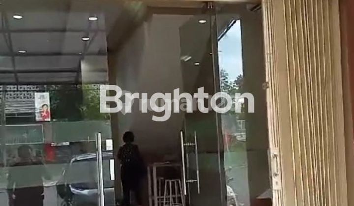 Ruko Siap Pakai di Golden Boulevard bangunan 3 lantai, Tangerang