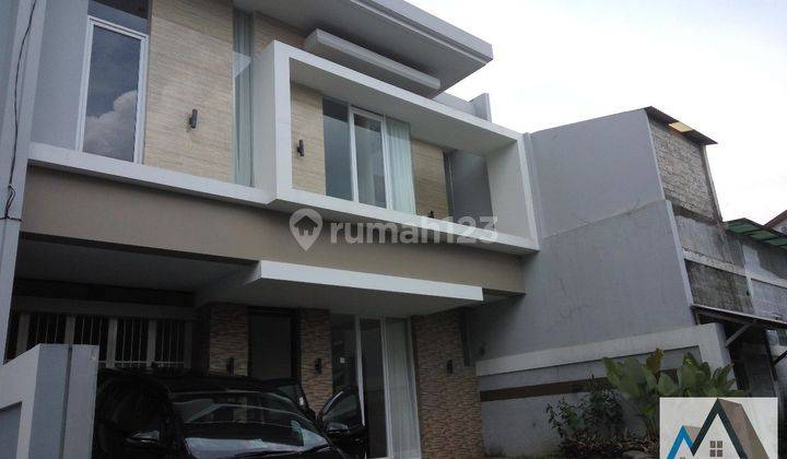 Rumah Modern Minimalis, Elite Dan Terawat Siap Huni di Setra Duta 1