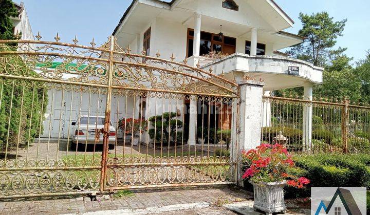 Rumah Mewah, Asri Siap Huni di Area Setiabudi, Kota Bandung. 1