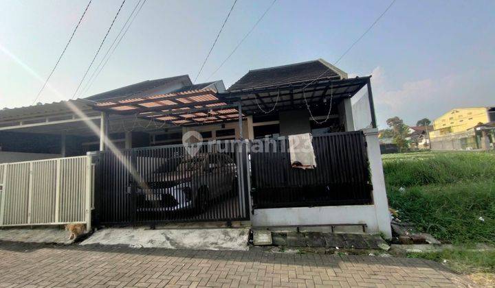 Rumah Bagus Minimalis Griya Amanda Ciwaruga , Siap Huni, Lokasi Depan 1