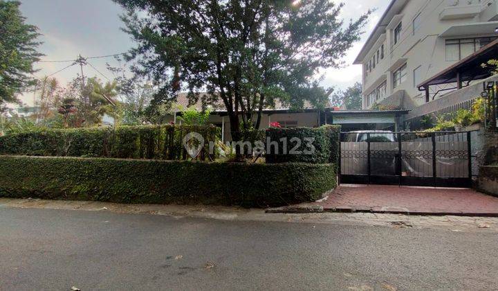 Di Jual Rumah Tua Terawat di Bukit Dago Selatan Siap Huni Halaman Luas 1