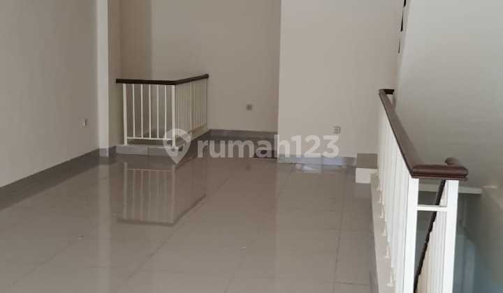 P Js Disewa Termurah Ruko Hadap Jalan Green Lake City Min. 2 Thn P Js Disewa Termurah Ruko Hadap Jalan Green Lake City Min. 2 Thn