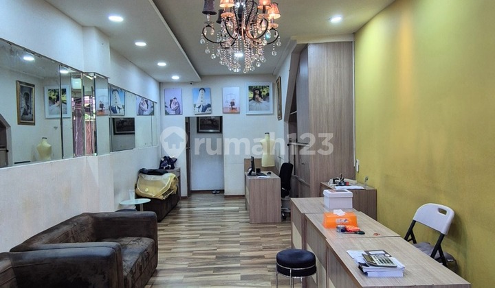 ENG Ivn For Rent 4-Story Shop in Mangga Besar 1