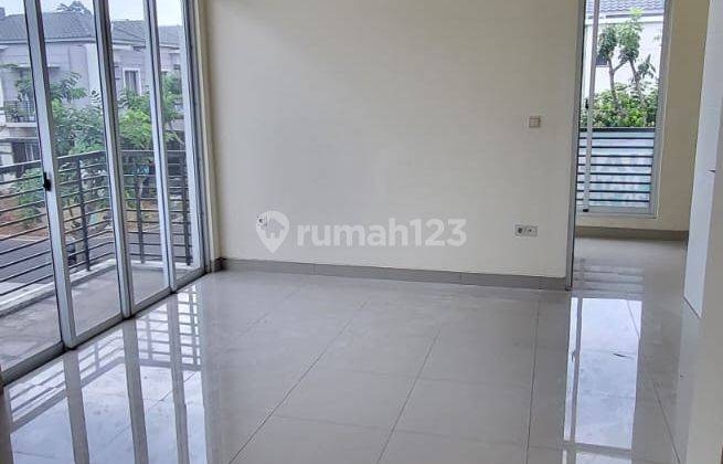 P Em Disewakan Rumah 13x18 Hoek Semi Furnish di Green Lake City 1