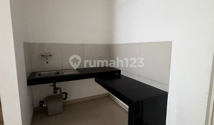 P For Rent 6X15 Europe House in Green Lake City, Min. 2 Years 2