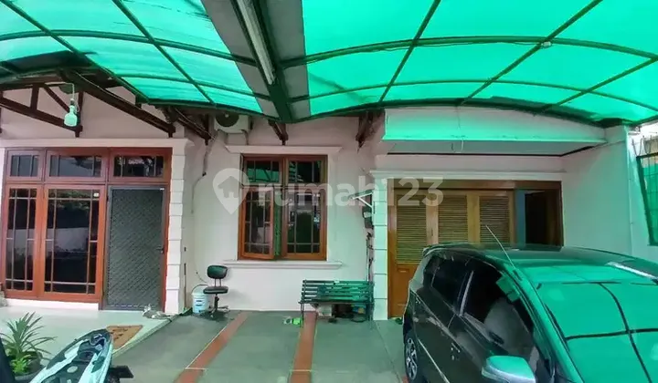 Quick Sale: Ready-to-Live-in 324 m2 House in Taman Alfa Indah 2