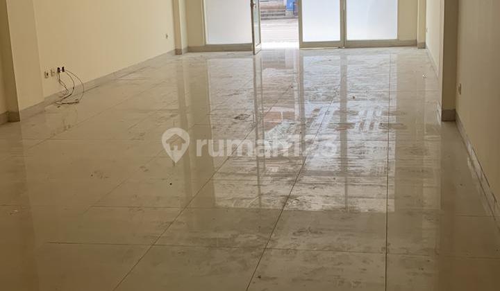 P Js Disewakan Ruko Hadap Jalan di Green Lake City Min. 2 Thn