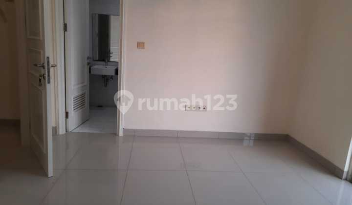 P Yl For Rent House 6X15 Corner at West Europe Green Lake City 2