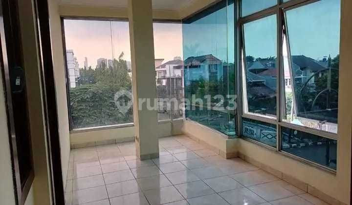 For Rent 3-Story Aries Niaga Corner Shop in Taman Aries, Minimum 2 Years 1