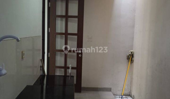 Dijual Rumah 4+1 Kamar Cluster East Asia di Green Lake City 2