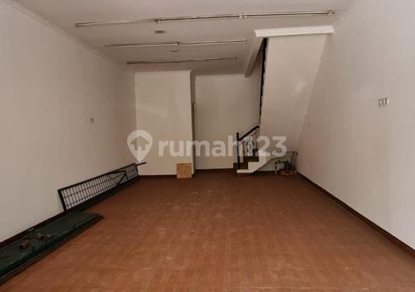 P For Rent 2.5-Story Shop House Ready to Use in Duri Kosambi