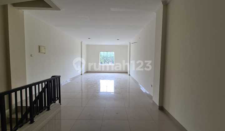 For Rent Fast Shop House Facing Road in Green Lake City Min. 2 Years