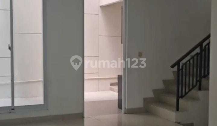 P Ntn Disewakan Rumah 8X15 Australia di Green Lake City Min. 2 Th