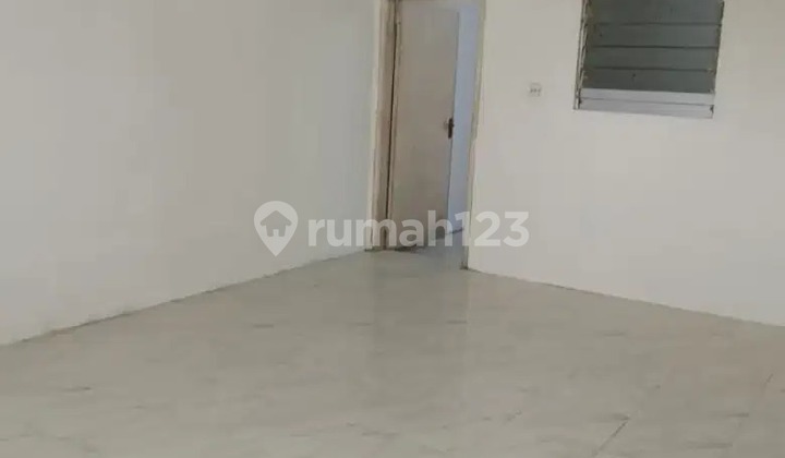 P Js for Rent: 3.5-Story Shop House in Green Garden, Minimum 2 Years 2