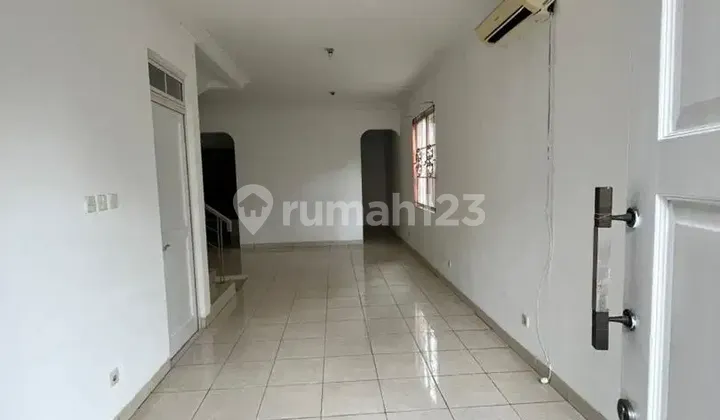Dijual Cepat Rumah Hoek Samping Taman Di Taman Semanan Indah   2