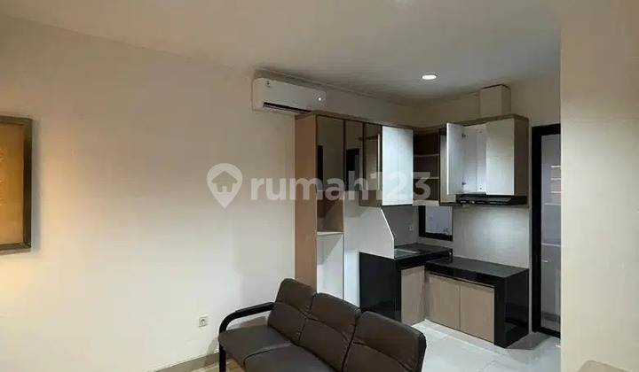 For Rent: Green Royal 2 BR Furnished Condo in Semanan