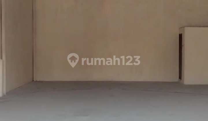 Warehouse for Rent, 160 M2 Land Area, at Rasuna Said, Minimum 2 Years.