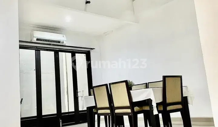 Disewakan Rumah 8X18 di Villa Kelapa Dua Kebon Jeruk Min. 2 Thn Disewakan Rumah 8X18 di Villa Kelapa Dua Kebon Jeruk Min. 2 Thn