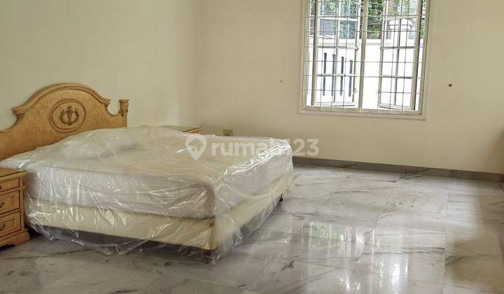 Disewakan Rumah Besar 2 Lantai Jl. Prapanca Raya Jakarta Selatan 4