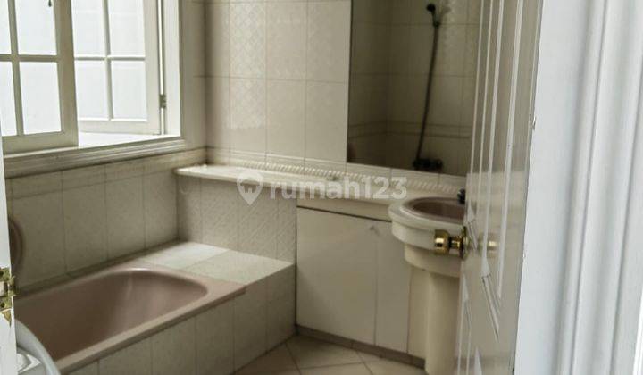 Disewakan Rumah Besar 2 Lantai Jl. Prapanca Raya Jakarta Selatan 11